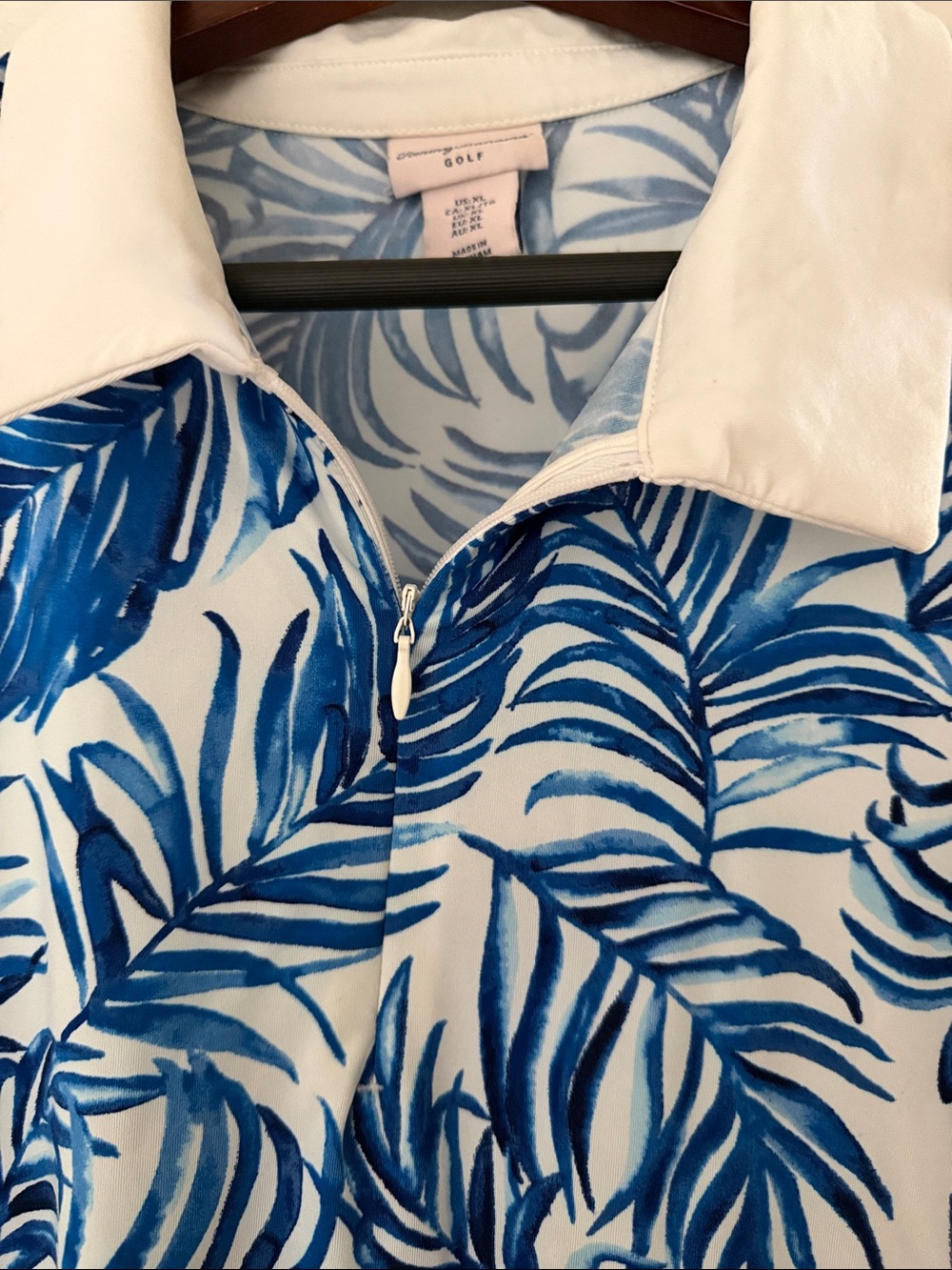 Tommy Bahama Sleeveless Blue Leaf Print Polo Golf Top - White Collar - Picture 2 of 5